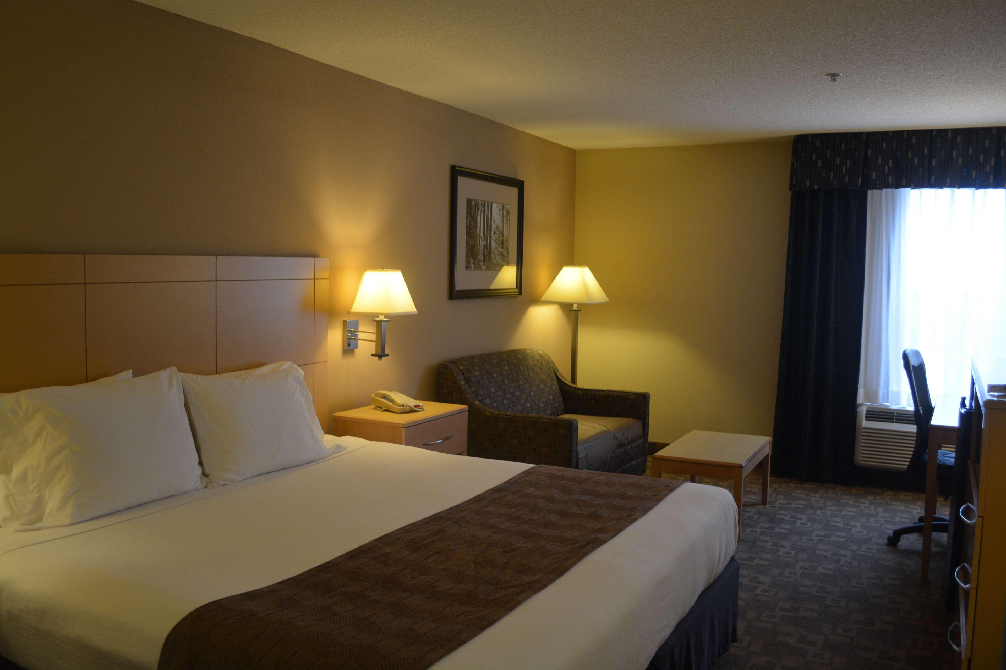 Surestay Plus Hotel By Best Western Roanoke Rapids I-95 Номер фото
